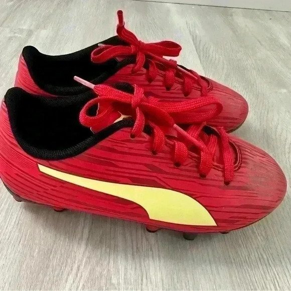 Rapido III kids Football Boots PUMA size 11 - Picture 3 of 8